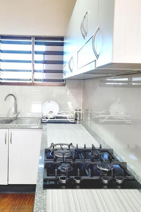 Waterfront Sunset Apartment Нади Екстериор снимка