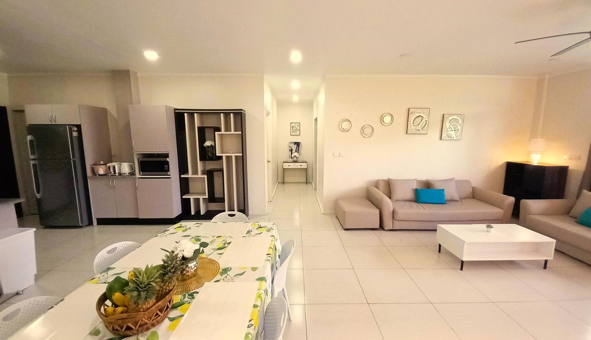 Waterfront Sunset Apartment Нади Стая снимка